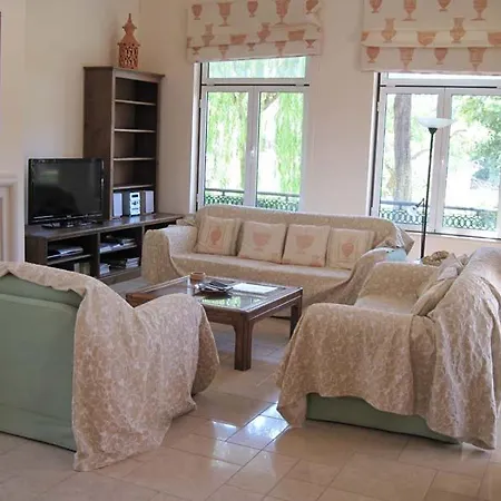 Sleeps 6 Pool Air Con T480116 *